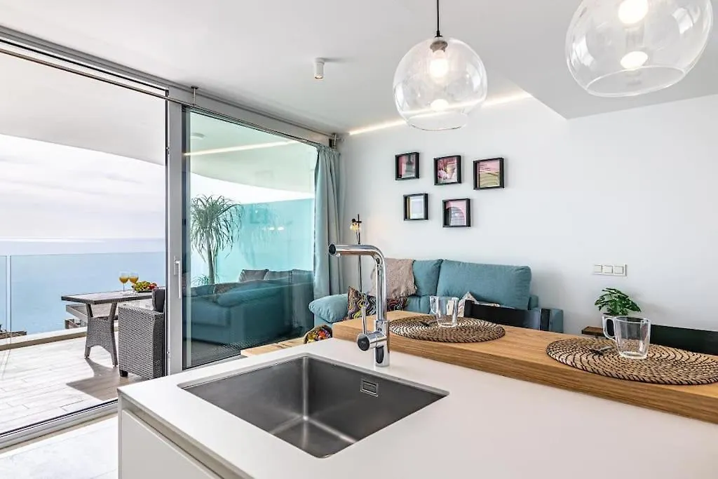 アパート Beachfront Paradise With Spectacular Sea View フエンヒロラ
